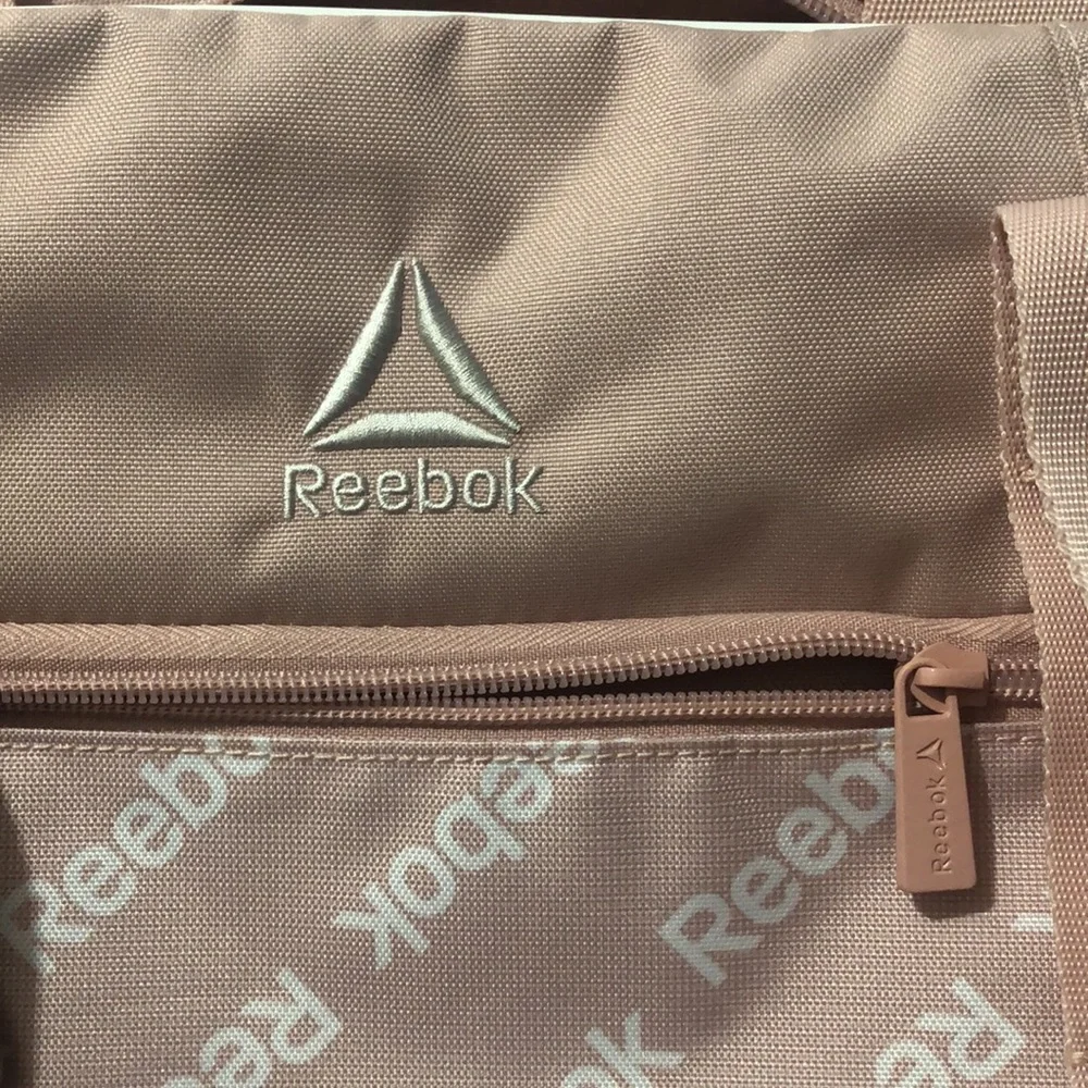 Reebok Axle Tote Bag 14” x 22” x 7” Water Resistant Multipocket Straps Pale Pink - Picture 2 of 14